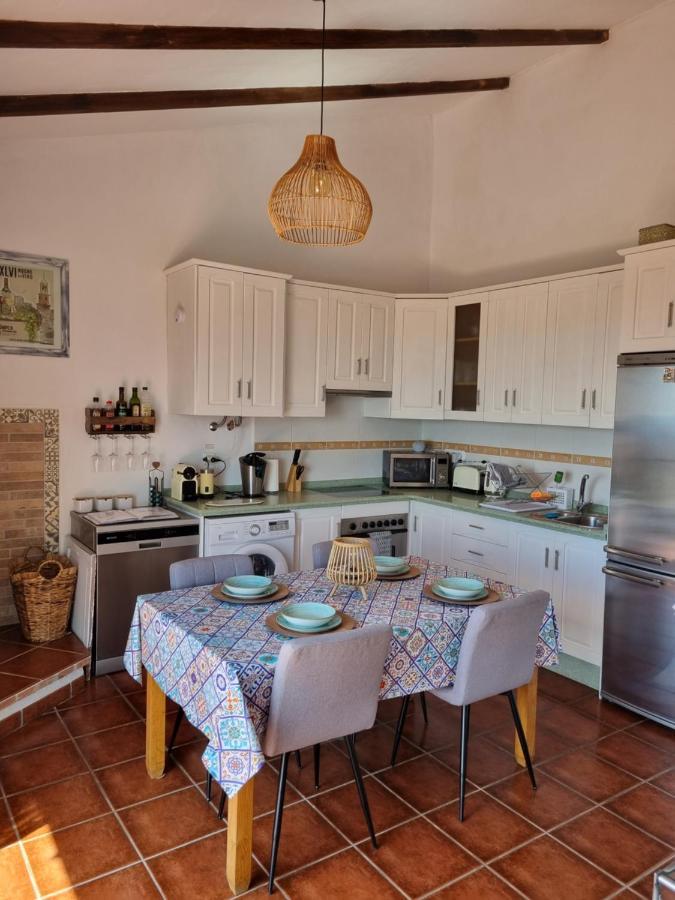 Lovely 2 Bed Apartment With Stunning Views & Pool Компета Экстерьер фото